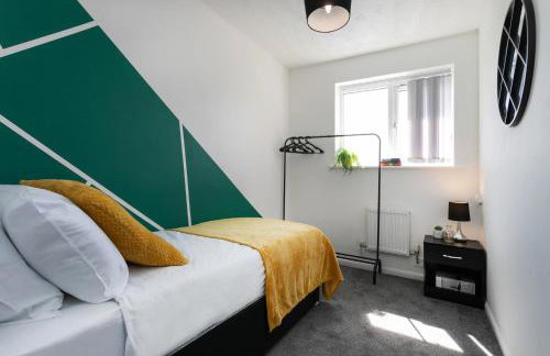 Quick Deals l 5 Bedroom l Sleeps 10 l Parking l Ideal for Groups l Oak Stays Short Lets & Serviced Accommodations - Foto 14