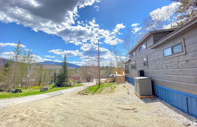 B11 NEW Awesome Tiny Home With A C Mountain Views Minutes to Skiing Hiking Attractions - Photo 2