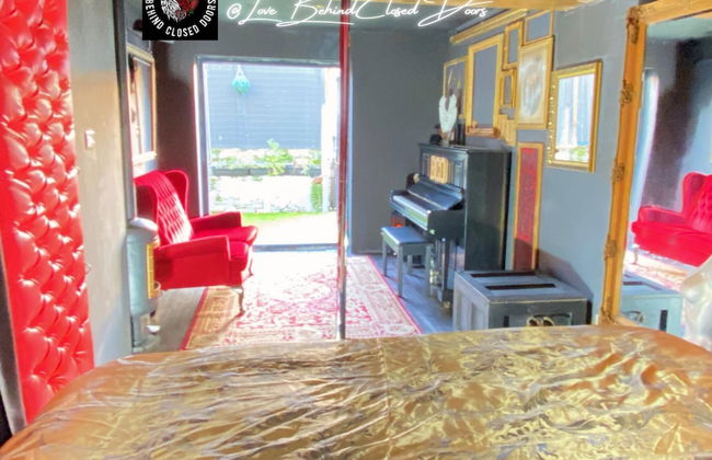 Stay & Play at Lovebehindcloseddoors - Foto 25