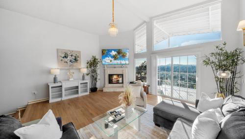 Entire Private Home with 4 Bedrooms 2 Bathrooms, Pool, View, 4 Parking, King Bed, Big Yard, Available Now - Foto 3