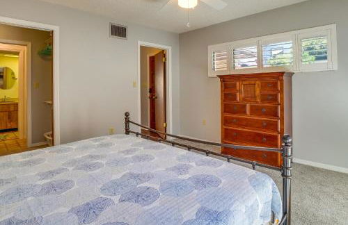 Walk to Restaurants Downtown Leesburg Townhome! - Foto 10