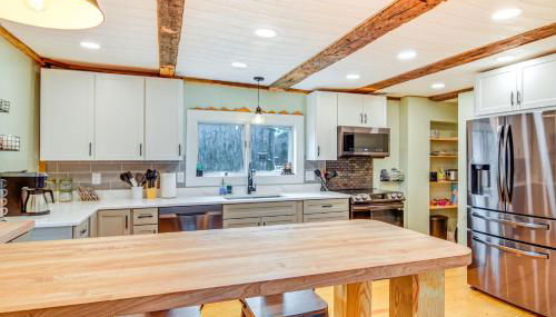 10 Mi to Skiing Historic Farmhouse in Maine! - Foto 2