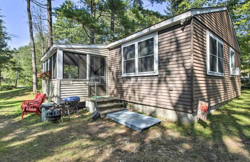 The Den Raymond Home with 200 Feet of Sandy Beach! - Foto 29