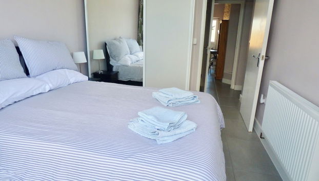 Gower - 2 Beds - Parking - EV Charger - Wifi - Foto 5, Habitación