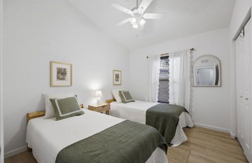 Cozy Coastal Cottage Minutes to Beach and Downtown - Foto 32