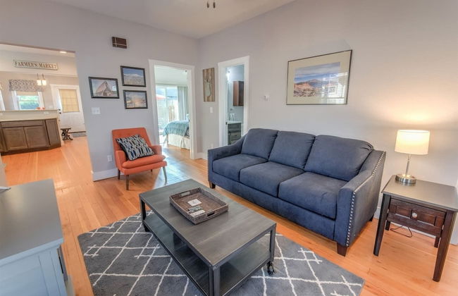 Couple's Mountain Getaway Close to Everything! - Foto 25