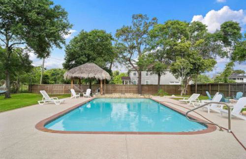 Sprawling estate with private pool and game room and guest house - Foto 41