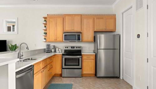 Modern Beach Haüs 4 min walk to beach w/ pool BBQ - Foto 2