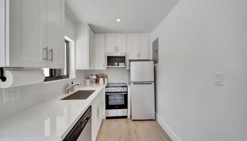 Waterfront Unit #1 20 Min Walk to Beach and Shops - Foto 2