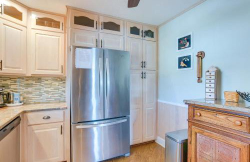 Radford Home with Wraparound Deck! - Foto 8