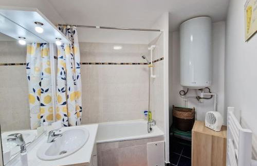 Votre cocon avec baignoire et Wifi à 15 min à pied du centre d'Amiens - Foto 6