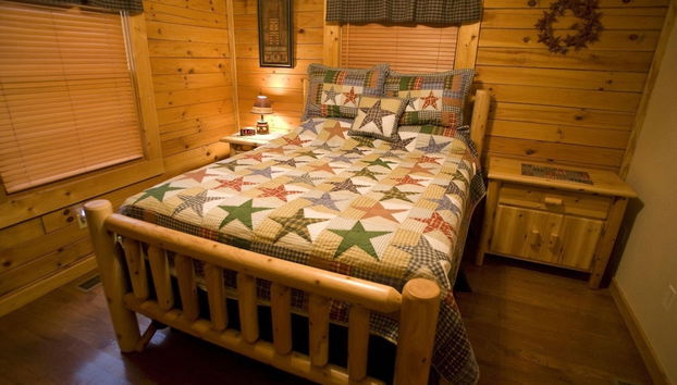 Er79 - Robyn's Nest - Great Location. Close To All The Action! 2 Bedroom Cabin by RedAwning - Foto 2, Habitación