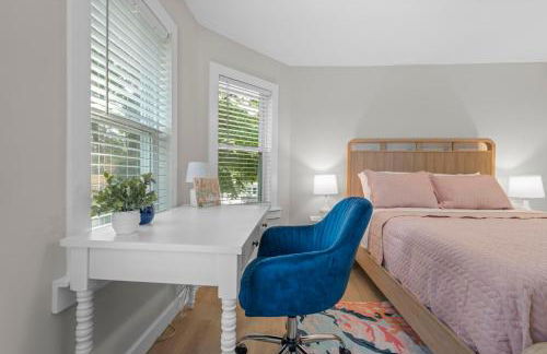 Waterfront Renovated Apartment - Foto 27