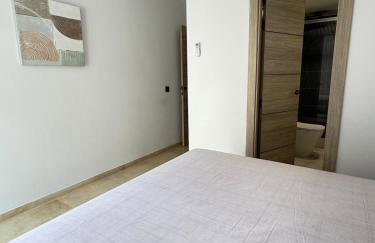 Modern Apt by Beach & Old Town with pool - Foto 17