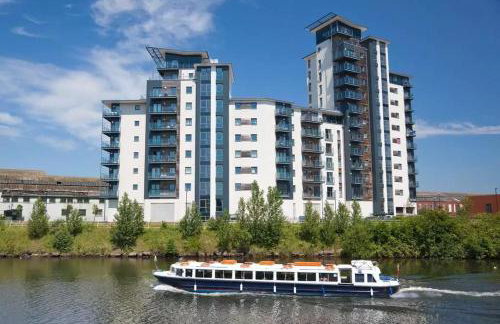 Cardiff Bay, City centre apartment - Foto 1