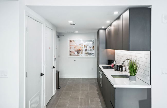 Modern High-Rise Condo with Pool/Gym, in Central DT MIAMI! - Photo 57