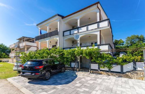 2 Bedroom Awesome Apartment In Rtina - Photo 1