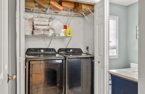 NEW Coastal Retreat w Ocean Views Rooftop Deck - Photo 16