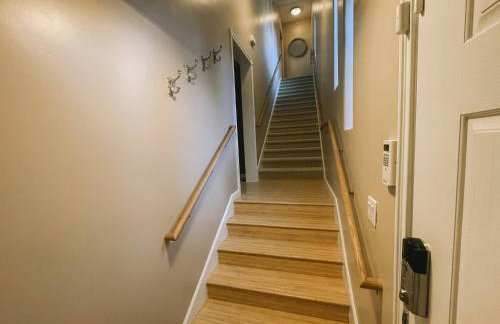 2 min walk to beach! Large Home! Rooftop Deck! - Foto 37