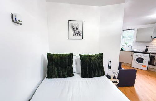 Chic Studio, Free parking, Sleeps 2 - Foto 45