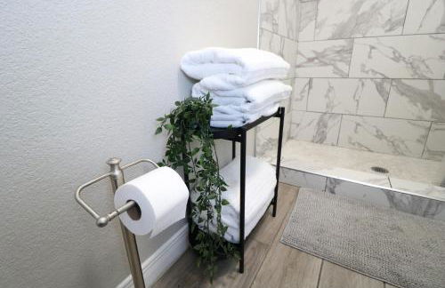 Renovated Stay, Parking, Near DT & Airport - Foto 20