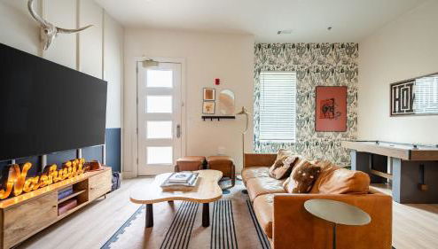 Sleeps 24 2 Units Mins to Downtown Outrider by AvantStay - Foto 1, Other