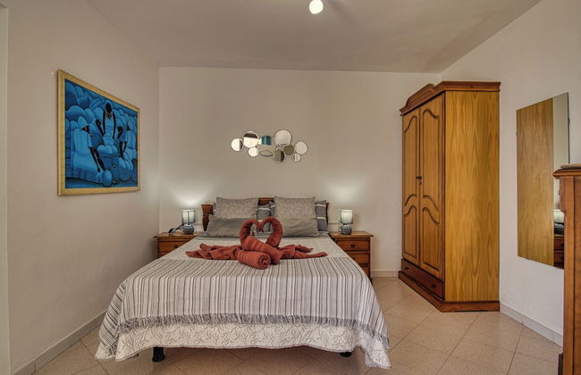 Apartment - Sleeps 4 - Jacuzzi - Terrace - Pool - Photo 2