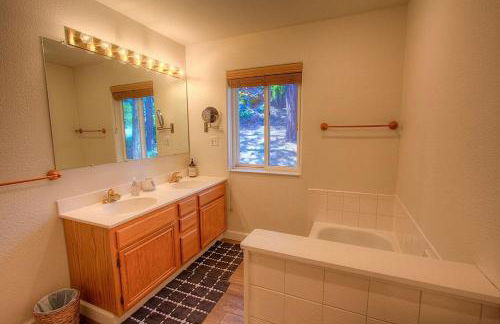 NVH0823 - Sadies Hustle home - Photo 22