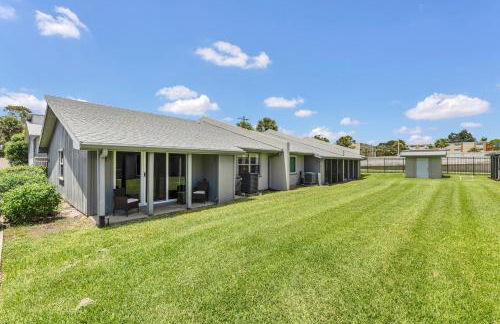 Ground Level and End Condo Unit - Quiet 2 Bedrooms and 1 Bath - Foto 26