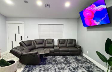 NEW PHX Pool Home With Deep End and Central Location - Foto 2