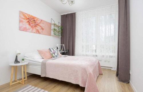 Modern Apartment in Warsaw with Parking and Balcony by Noclegi Renters - Photo 16