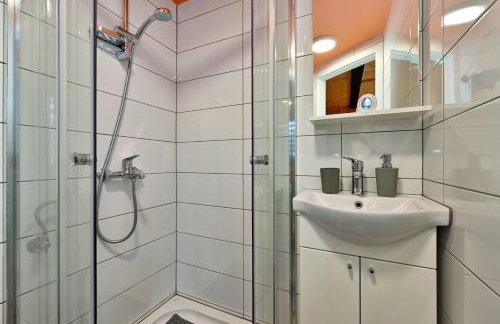 AquaHaven With Private Pool And Wellness - Happy Rentals - Foto 29