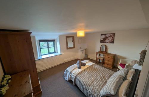 The Farmhouse - Photo 56