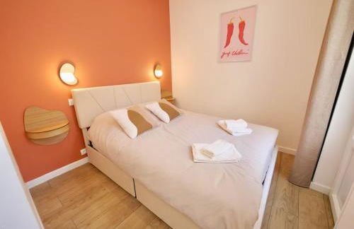 D-Day Suites - Photo 18