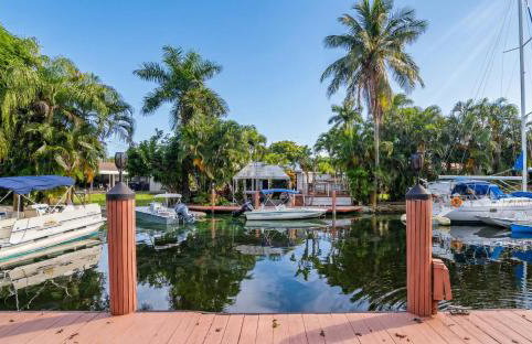 Charming 2BR Waterfront House - Foto 1