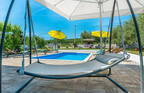 Holiday House Marina with pool - Foto 29