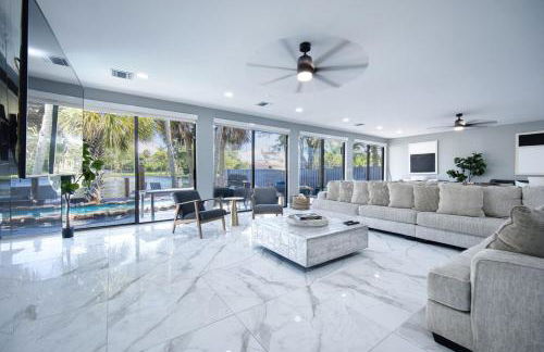 Riverbend Yacht Retreat Waterfront Villa with Pool - Foto 14