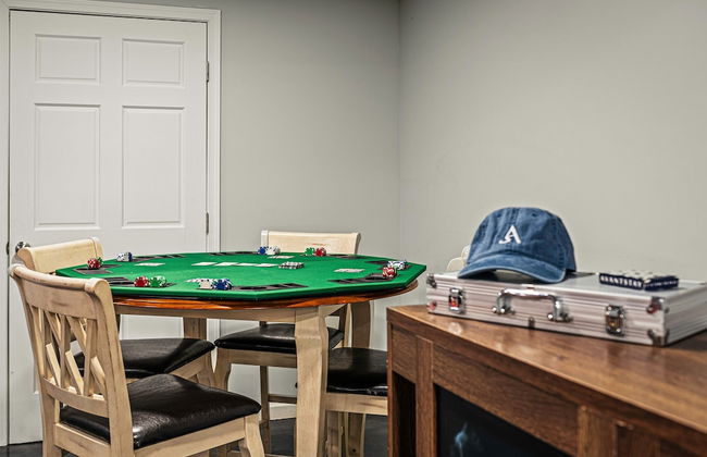 Laker s Pointe by Avantstay Lakefront Private Peninsula Hot Tub Game Room - Photo 28