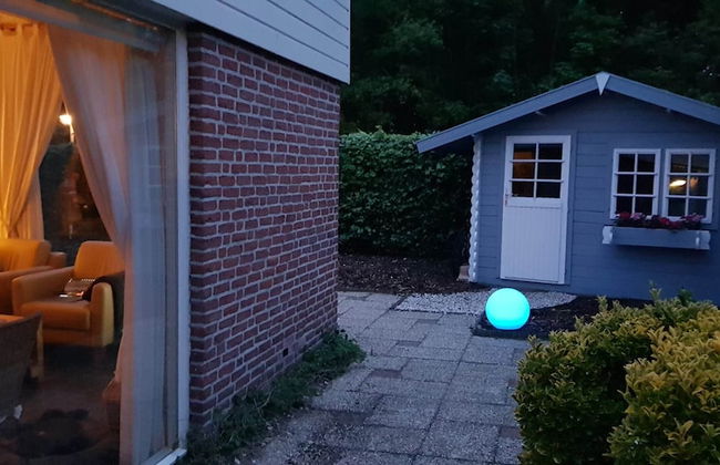 Lovely Family House on Edge of Park near Lake & Sea - Foto 22