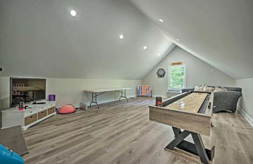 Luxury Family Home with Deck, Swim Spa and Grill! - Foto 10