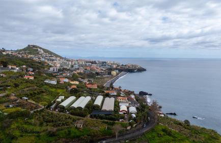 Villa Vitoria - by LovelyStay - Foto 17