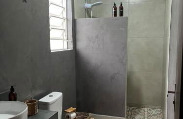 Chácara Casa Amarela - estrutura completa de lazer - ambientes elegantes e exclusivos - campo de futebol e bocha - piscina - lareiras - 10 min Rota do Vinho - Foto 56