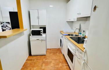 Precioso apartamento cerca del mar con wifi, piscina y parking - Photo 10