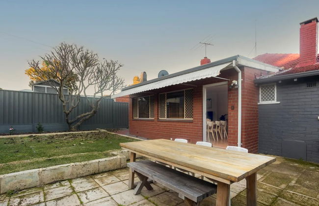 Beautiful 3BR Family Home With Backyard and BBQ - Photo 18