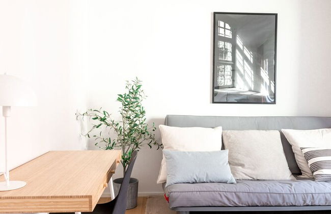 2ndhomes Modern & Cozy 2BR Apt w Balcony - Foto 17