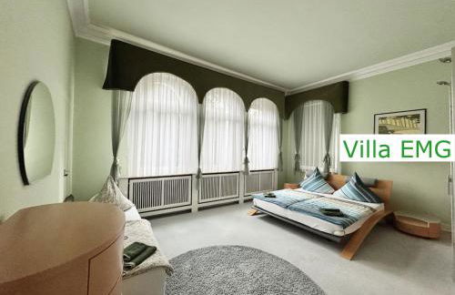 Luxus Ferienhaus Villa EMG Dortmund in Ennepetal, nah Düsseldorf, Köln mit Tennis Court, Garten, Kamin für Familien Gruppen bis 20 Personen - Foto 36