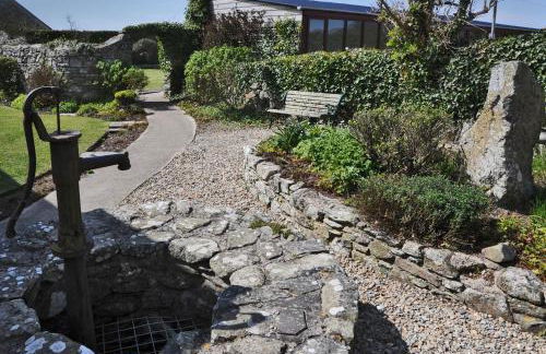 Treleddyn Farmhouse - Photo 8