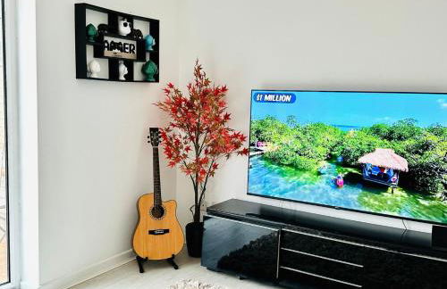 5 bedroom detached house sleeps 13 spacious Parking 5 mins driving to Bicester Village - Foto 45