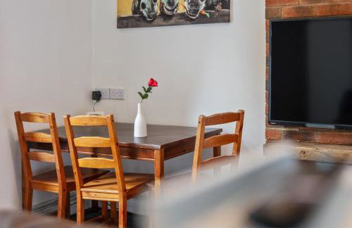 Contractors & Pets Welcome - Sleeps 1-4, less than 1 mile from M606, Ideal for Longer Stays - Foto 8