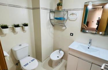 APARTAMENTO SITUADO EN EL CENTRO CON 3 HABITACIONES, DISPONE DE AIRE ACONDICIONADO Y WIFI A 150m DE LA PLAYA Y EL CASTILLO - Photo 16